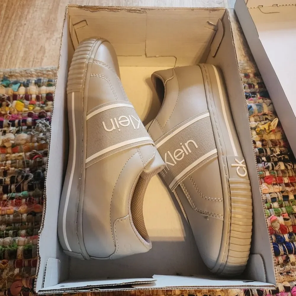Calvin Klein Women's Clairen Light Gray Sneaker Size 7M